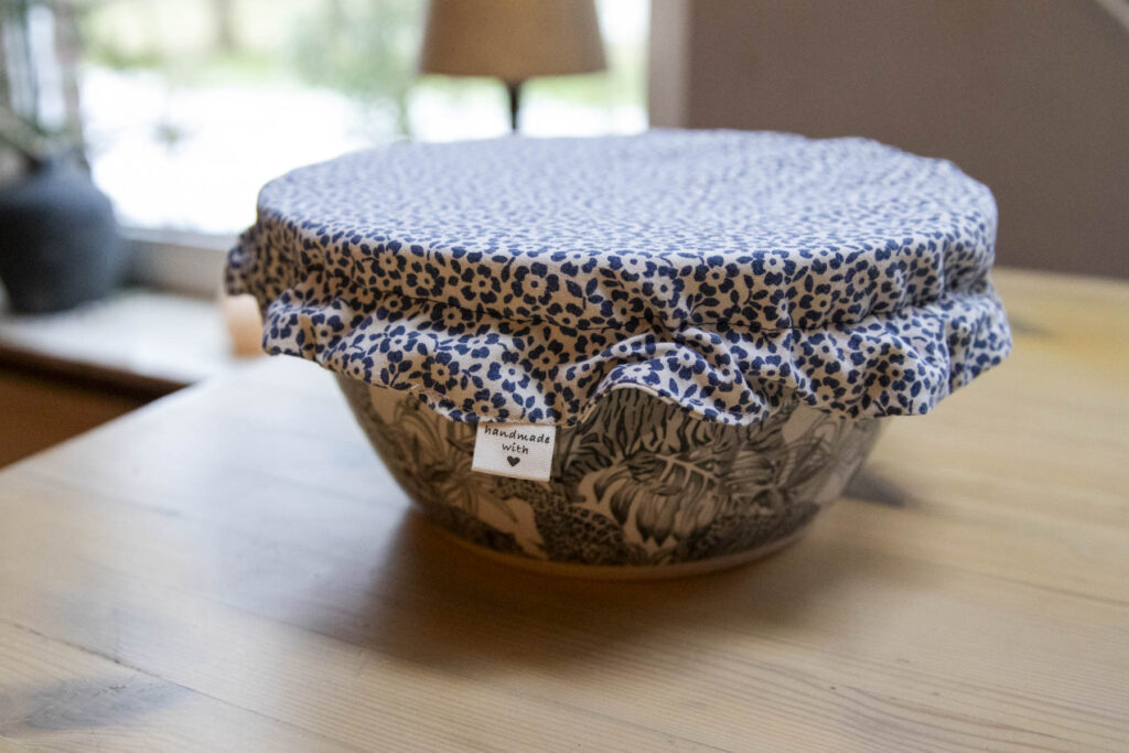 Herbruikbare afdekhoes blauw bloemetjes