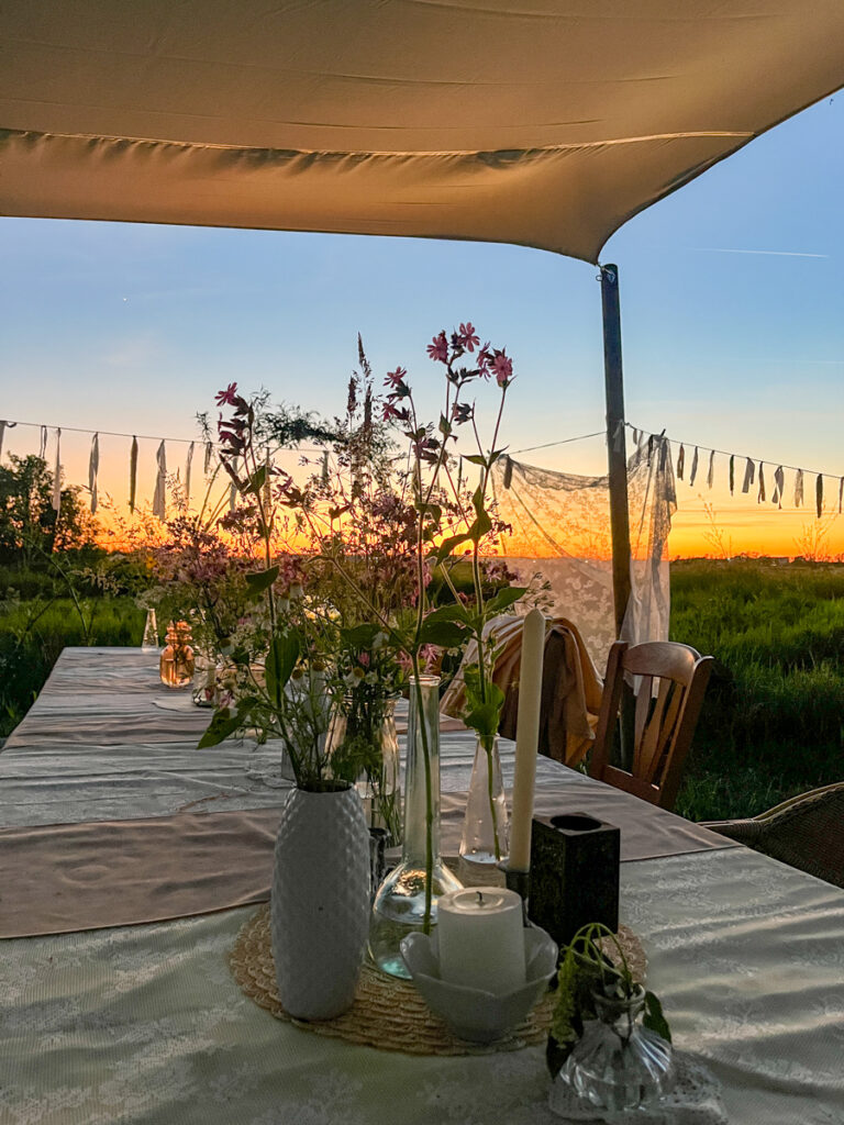 Moestuindiner bij brandnetelboerin, lokaal eten, regeneratief, biologisch